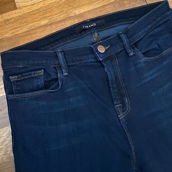 J Brand Betty Mid-Rise Boot-Cut Jean in Embrace 29 - Picture 6 of 10